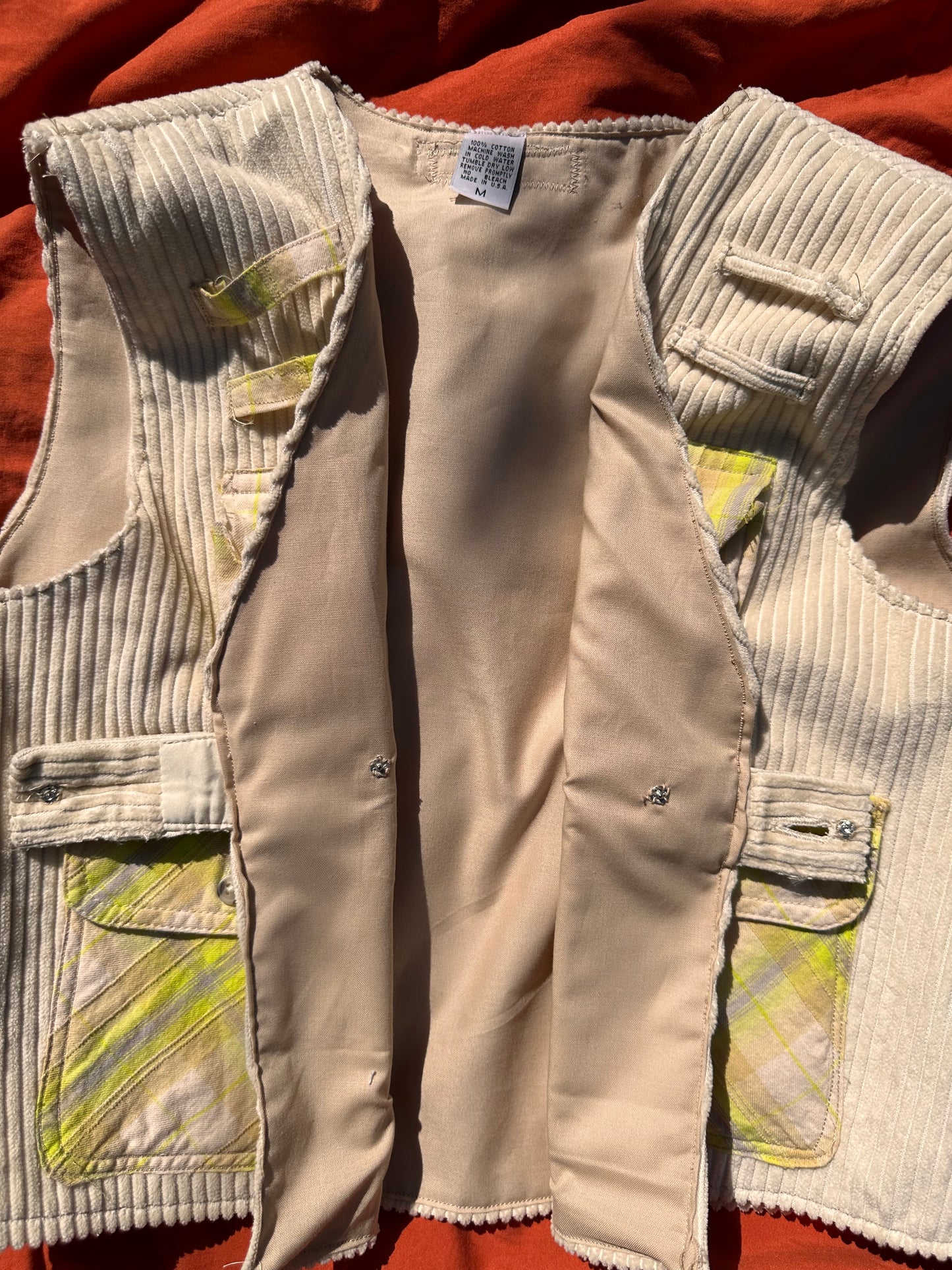 Corduroy beige-sickle vest